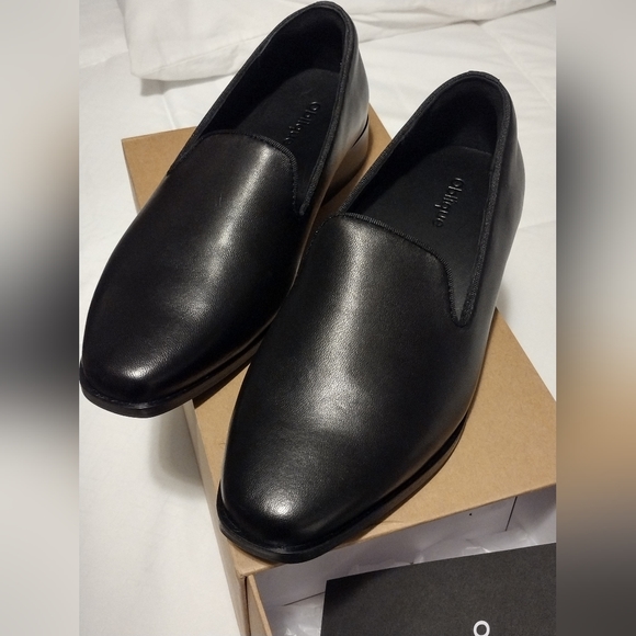 Oblique loafers size 7, runs one size small. - Picture 3 of 4